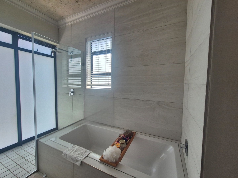 5 Bedroom Property for Sale in Welgelegen Western Cape